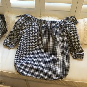 GAP off shoulder top